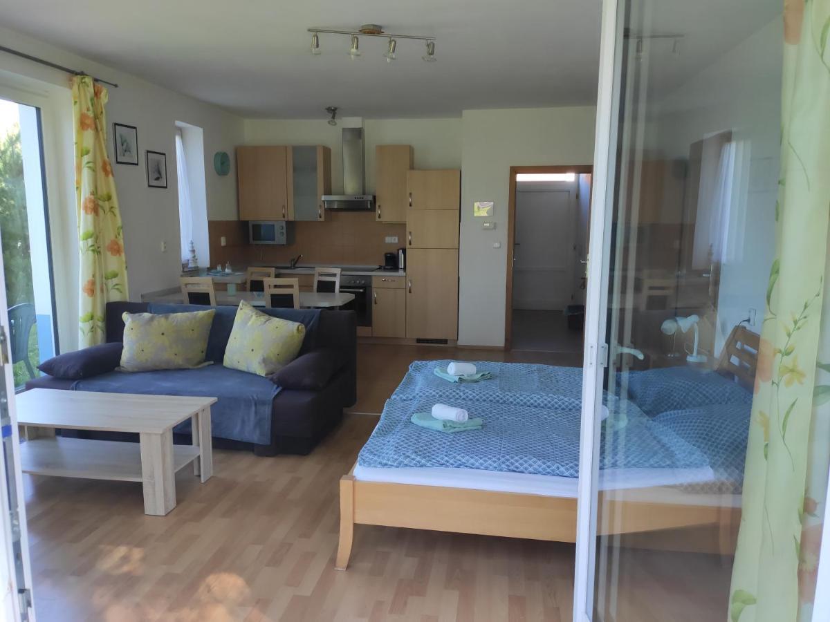 Lipno Riviera - Mysi V Bote Apartment Lipno nad Vltavou Luaran gambar